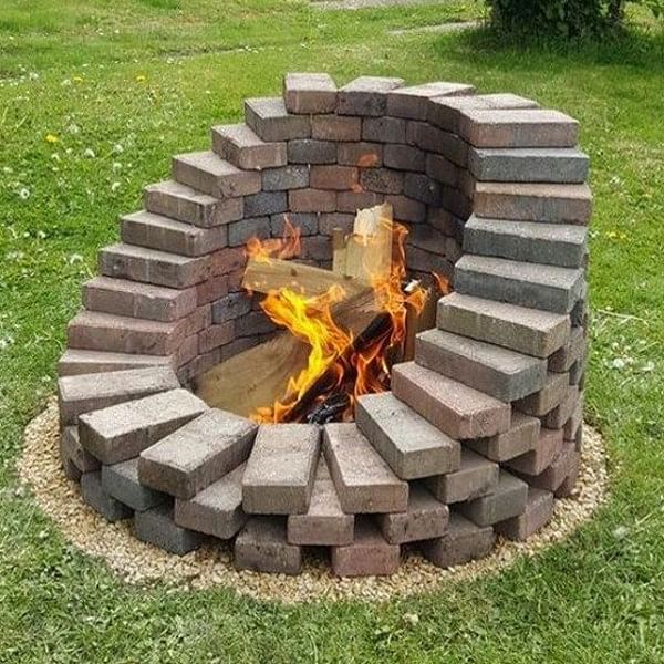 19 Diy Fire Pit Ideas That Wont Break The Bank In 2021 Houszed