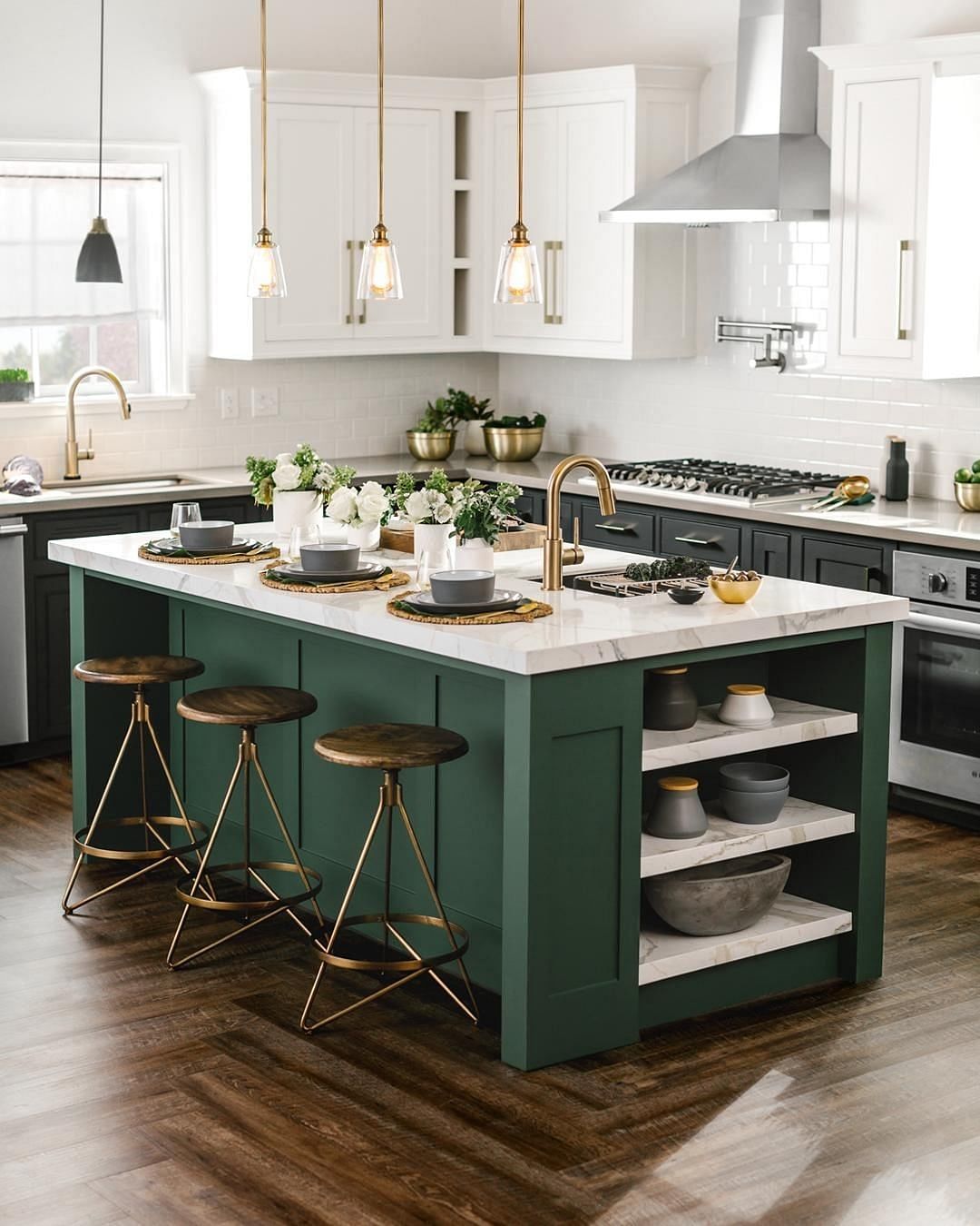 21 Two Tone Kitchen Cabinets That Are Bang On Trend In 2021