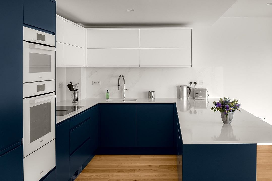 kitchen cabinets different colors top bottom 21 two tone kitchen cabinets that are on trend in 2021 kitchen cabinets different colors top bottom 21 two tone kitchen cabinets that are on trend in 2021