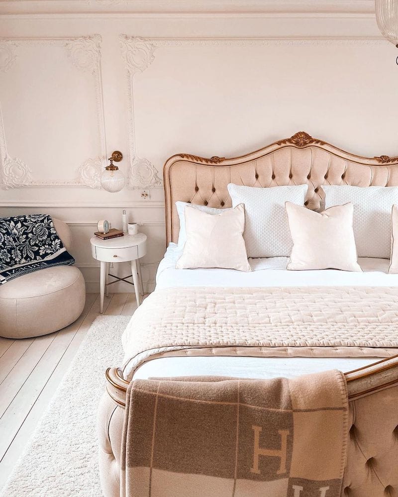 29+ Paris Bedroom Ideas That Scream 'Oh La La' in 2025 | Houszed, image size:800x999