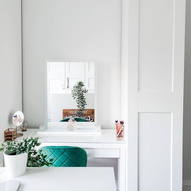 Vanity Collections - 💗 VC PRO DELUXE HOLLYWOOD MIRROR used on the Ikea  Malm dressing table 💗 Our marble stool 💗 VC rotating caddy 💗 Both the  Ikea Alex 9 and 5