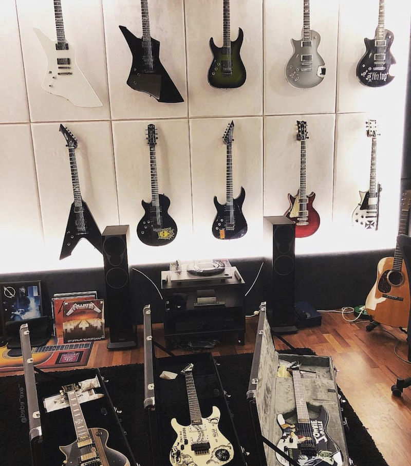 33 Guitar Room Ideas That Hit The Right Note in 2024 Houszed